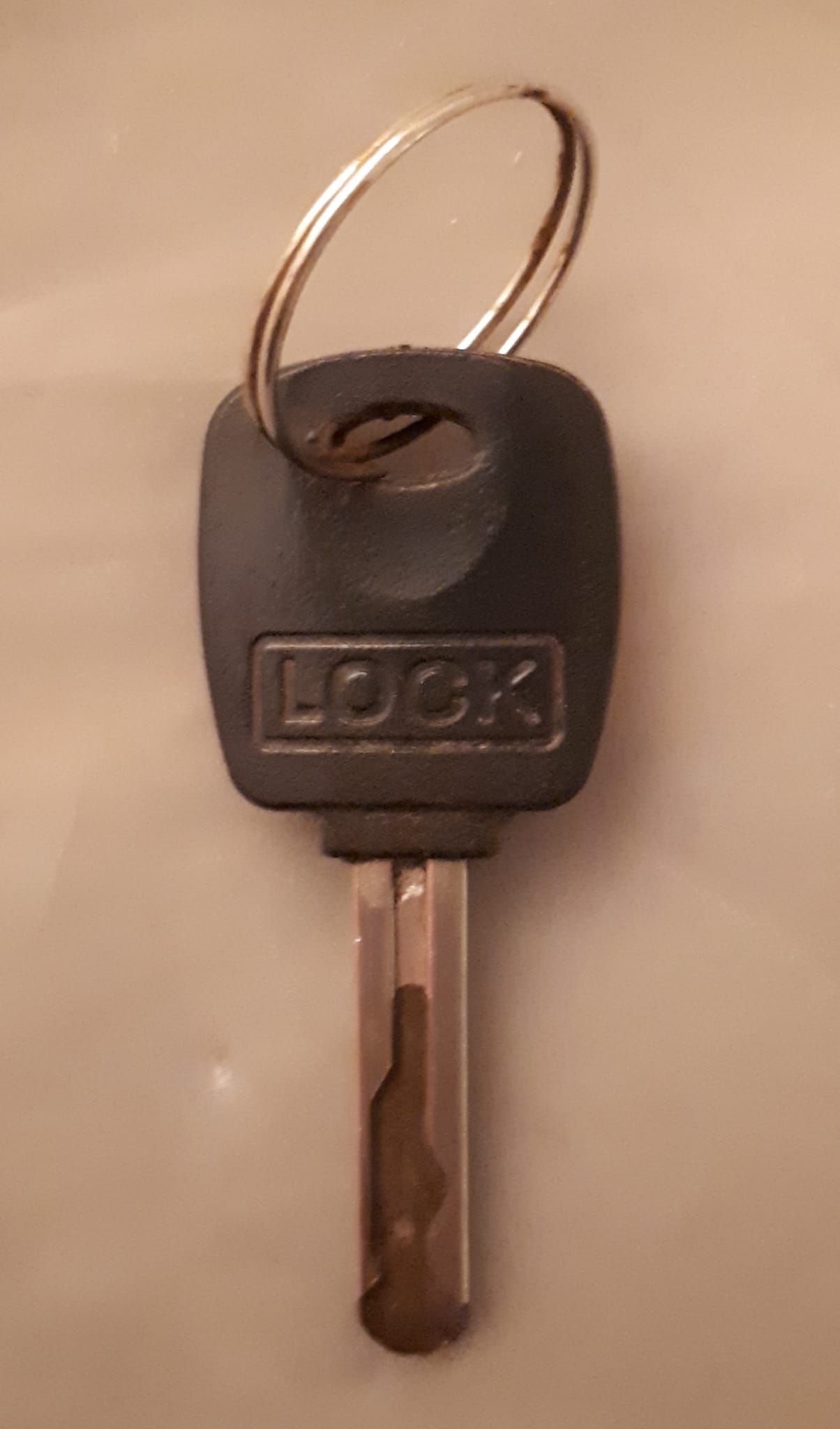 Fietssleutel gevonden bij de kiosk